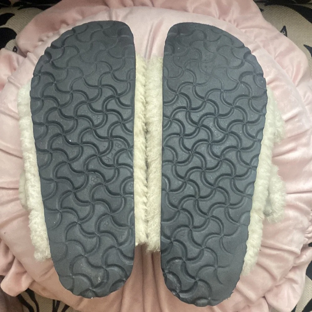 🎀 Birkenstock Big Buckle Genuine Shearling Slide Sandal, Cream 8 & 8.5 - Picture 3 of 6